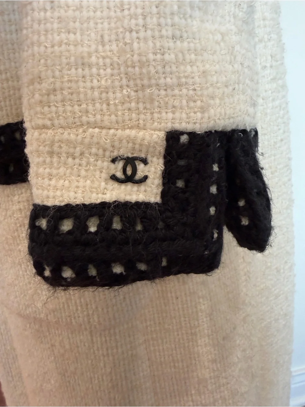 CHANEL Ivory and Black Trim Classic Jacket